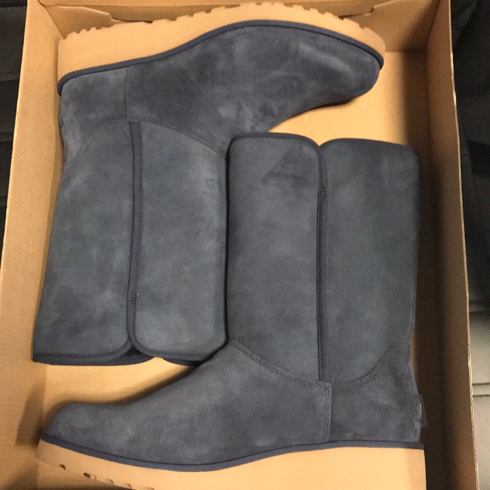 Navy blue uggs